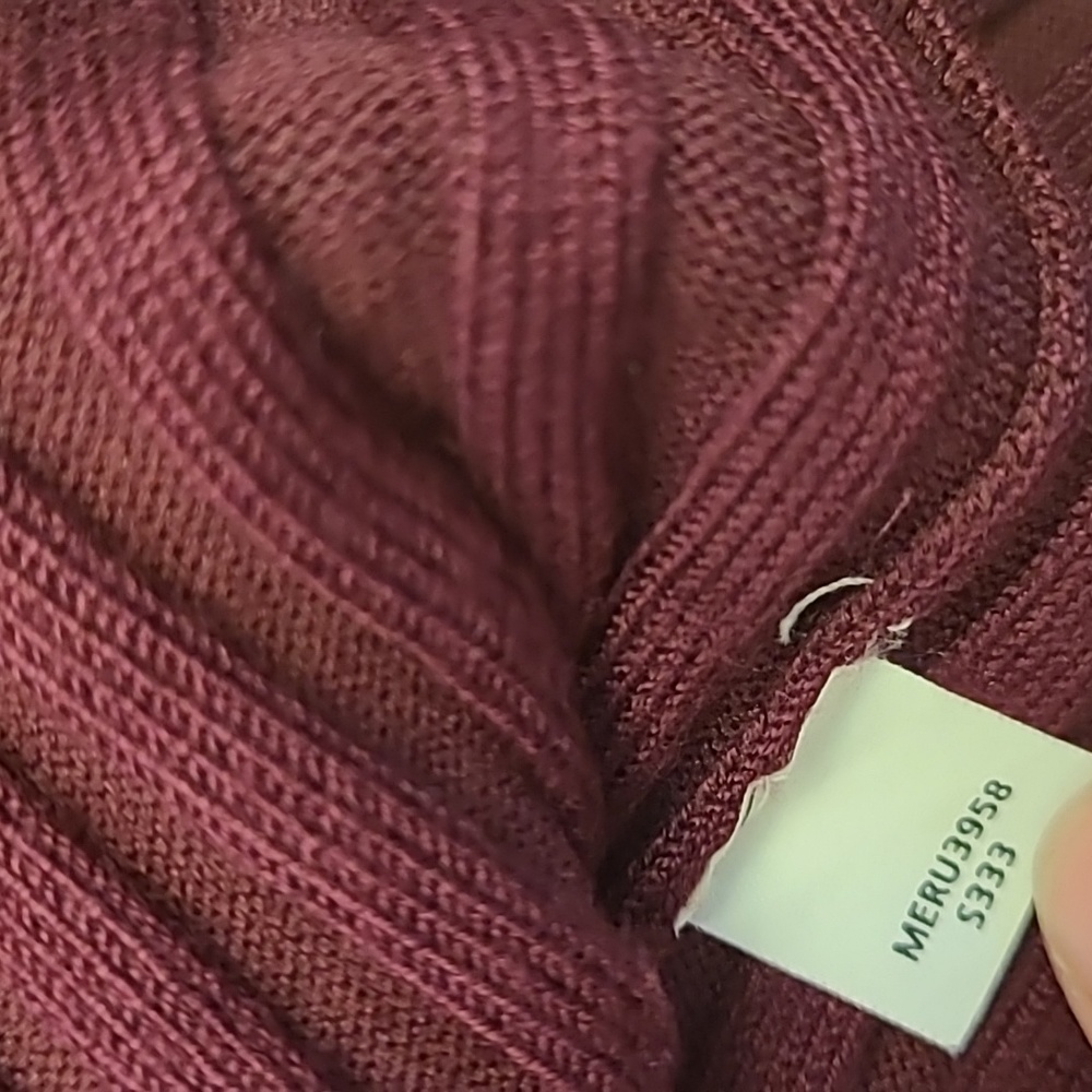 EUC Y2K Claiborne Mens Fitted Ribbed Stretchy Maroon Sweater - Picture 8 of 10